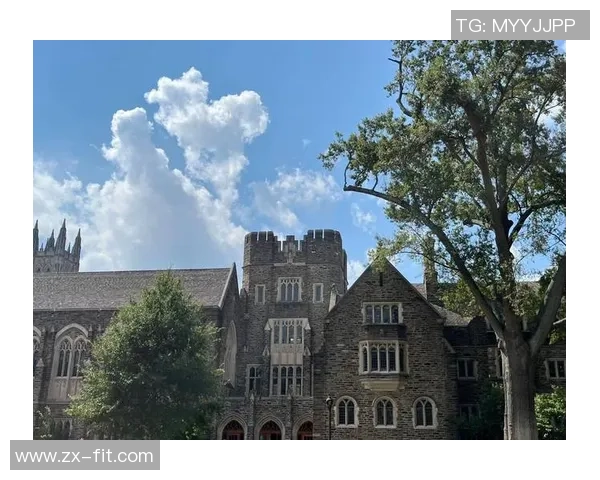 杜克大学与路易维尔大学激战正酣谁能在这场对决中胜出